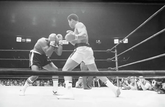 Framed Print : Earnie Shavers Blocking Against Muhammad Ali Framed Print : Earnie Shavers Blocking Against Muhammad Ali
