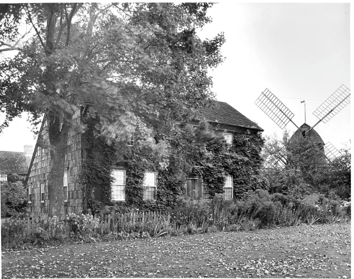 Framed Print : East Hampton birthplace of John Howard Payne In Long Island, New York Framed Print : East Hampton birthplace of John Howard Payne In Long Island, New York