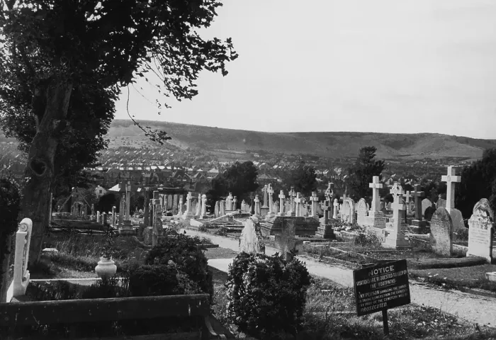 Framed Print : Eastbourne Cemetery Framed Print : Eastbourne Cemetery