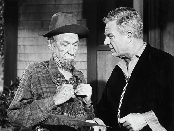 : Eddie Albert Talks To Hank Patterson : Eddie Albert Talks To Hank Patterson