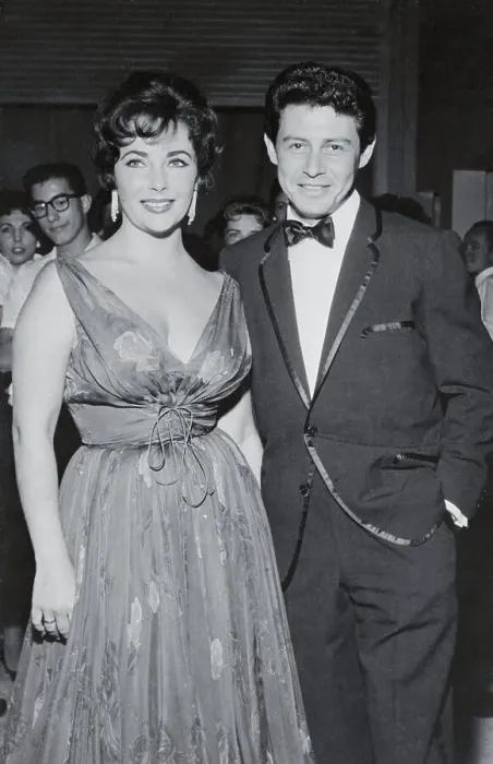 Framed Print : Eddie Fisher and Elizabeth Taylor