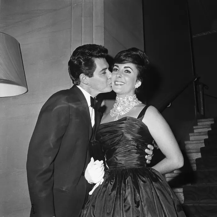 Framed Print : Eddie Fisher Kissing Elizabeth Taylor Framed Print : Eddie Fisher Kissing Elizabeth Taylor