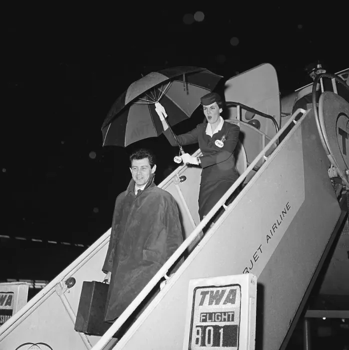 Framed Print : Eddie Fisher and Maureen McMullin Leaving Airplane Framed Print : Eddie Fisher and Maureen McMullin Leaving Airplane