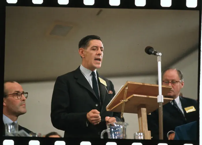 Framed Print : Edward Du Cann Speaking at Conference Framed Print : Edward Du Cann Speaking at Conference