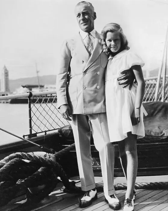 Framed Print : Edward F Hutton with Daughter Nedenia Framed Print : Edward F Hutton with Daughter Nedenia