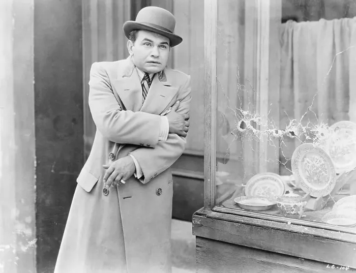 Framed Print : Edward G. Robinson in Little Caesar Framed Print : Edward G. Robinson in Little Caesar