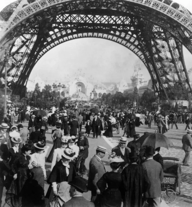 Framed Print : Eiffel Tower Framed Print : Eiffel Tower