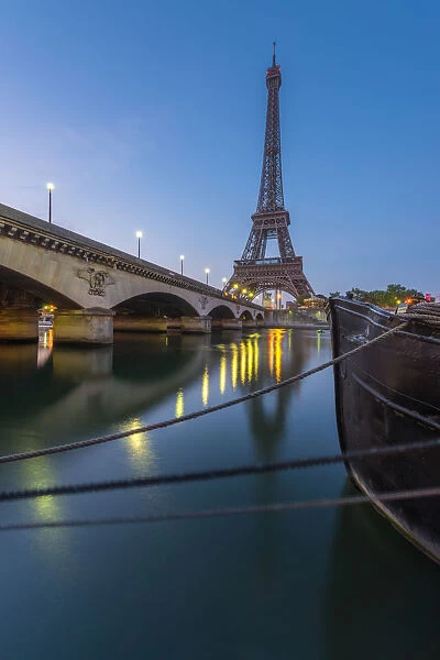 Eiffel tower from Seine river