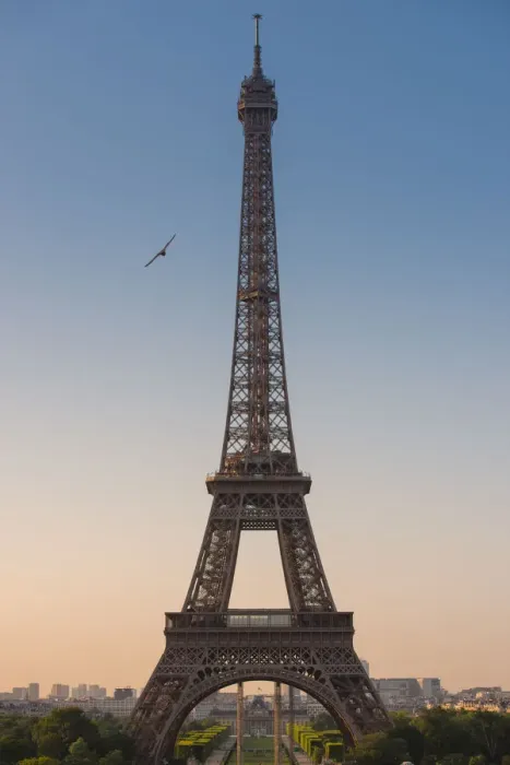 Framed Print : Eiffel tower at sunrise Framed Print : Eiffel tower at sunrise