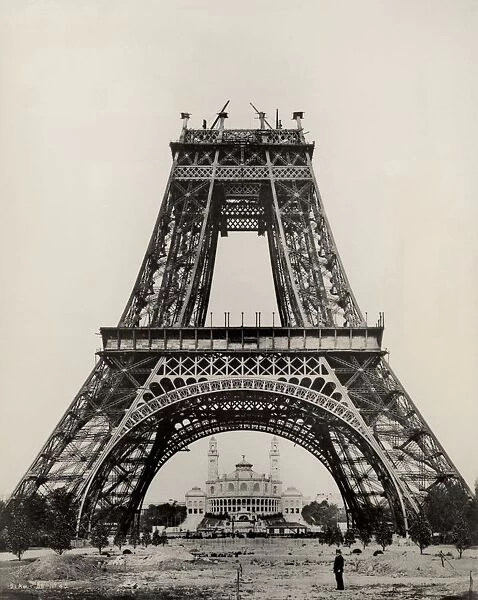 Eiffels Second Level