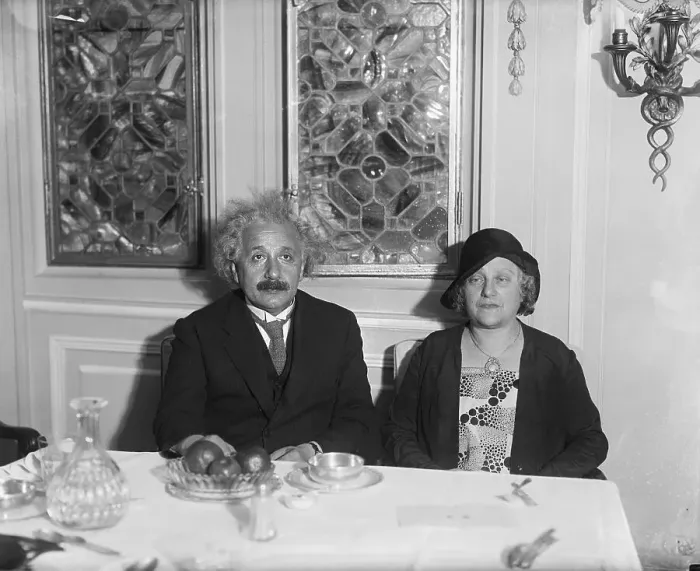 Framed Print : The Einsteins Seated at Dinner Table Framed Print : The Einsteins Seated at Dinner Table