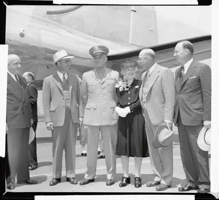 Framed Print : Eisenhower Family Greeting Dwight D. Eisenhower Framed Print : Eisenhower Family Greeting Dwight D. Eisenhower