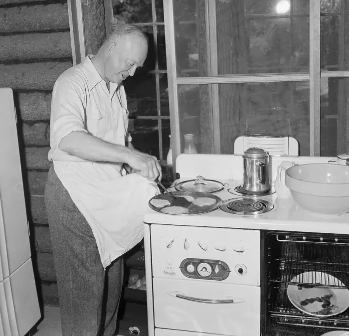 Framed Print : Eisnehower Making Flapjacks