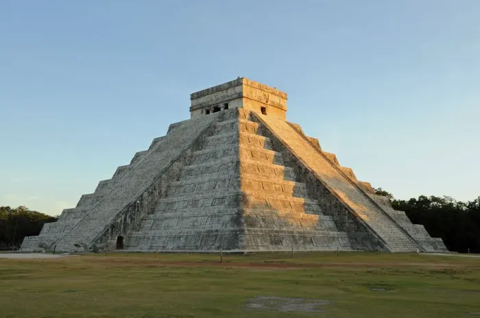 Framed Print : El Castillo Mayan Step Pyramid, Chichen Itza Framed Print : El Castillo Mayan Step Pyramid, Chichen Itza