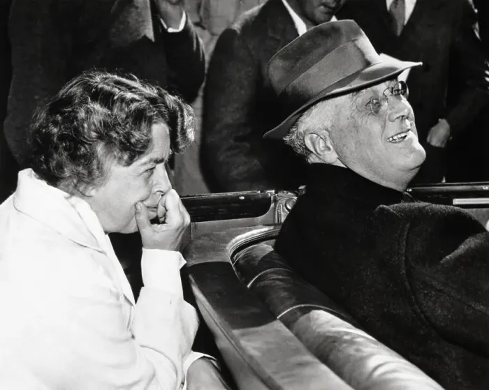 Framed Print : Eleanor and Franklin Roosevelt in Car Framed Print : Eleanor and Franklin Roosevelt in Car
