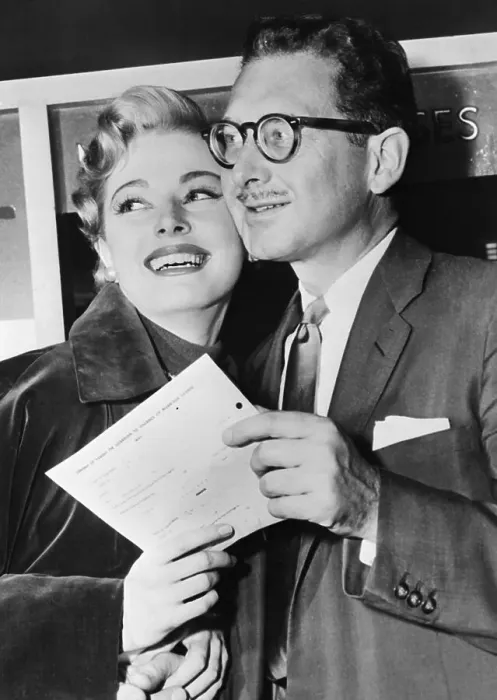 Framed Print : Eleanor Parker and Paul Clemens Holding Marriage License Framed Print : Eleanor Parker and Paul Clemens Holding Marriage License