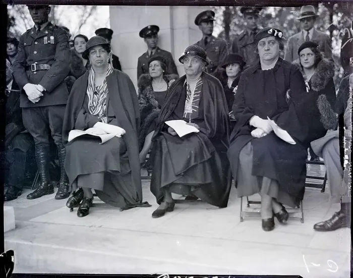 Framed Print : Eleanor Roosevelt at Arlington Cemetery Framed Print : Eleanor Roosevelt at Arlington Cemetery