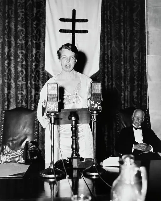 Framed Print : Eleanor Roosevelt At Chamber Of Commerce Framed Print : Eleanor Roosevelt At Chamber Of Commerce