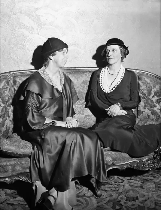 Framed Print : Eleanor Roosevelt Conversing with Lady Astor Framed Print : Eleanor Roosevelt Conversing with Lady Astor