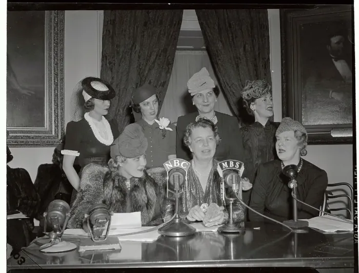 Framed Print : Eleanor Roosevelt and Guests at White House Framed Print : Eleanor Roosevelt and Guests at White House