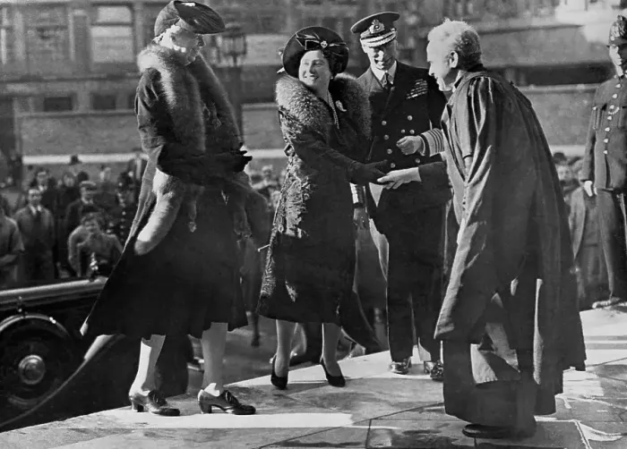 Framed Print : Eleanor Roosevelt Meets Dean Inge Framed Print : Eleanor Roosevelt Meets Dean Inge