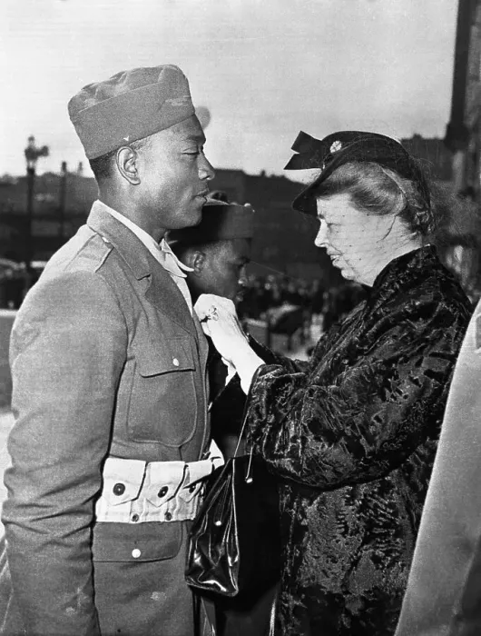 Framed Print : Eleanor Roosevelt Pinning Medal on Soldier Framed Print : Eleanor Roosevelt Pinning Medal on Soldier