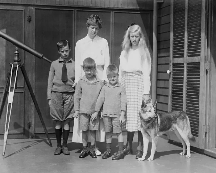 Framed Print : Eleanor Roosevelt Posing with Her Children for Camera Framed Print : Eleanor Roosevelt Posing with Her Children for Camera