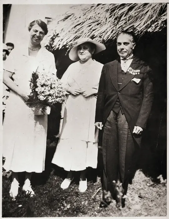 Framed Print : Eleanor Roosevelt and Rafael and Hilda Trujillo Pose Framed Print : Eleanor Roosevelt and Rafael and Hilda Trujillo Pose