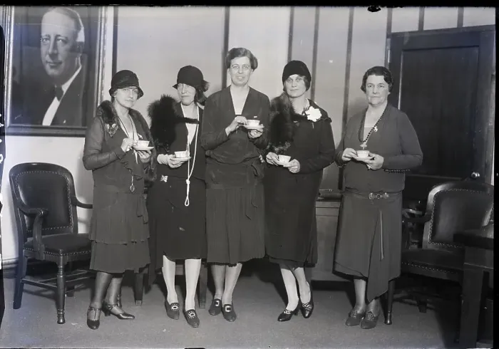 Framed Print : Eleanor Roosevelt Shown with Tea Guests Framed Print : Eleanor Roosevelt Shown with Tea Guests