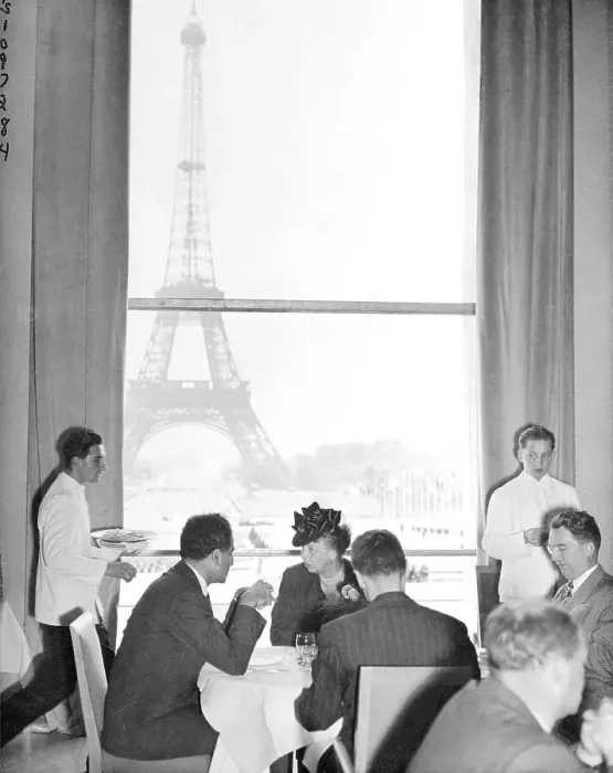 Framed Print : Eleanor Roosevelt Sitting in Restaurant with Friends Framed Print : Eleanor Roosevelt Sitting in Restaurant with Friends
