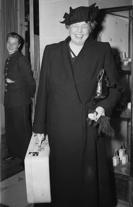 Framed Print : Eleanor Roosevelt Smiling and Carrying her Suitcase Framed Print : Eleanor Roosevelt Smiling and Carrying her Suitcase