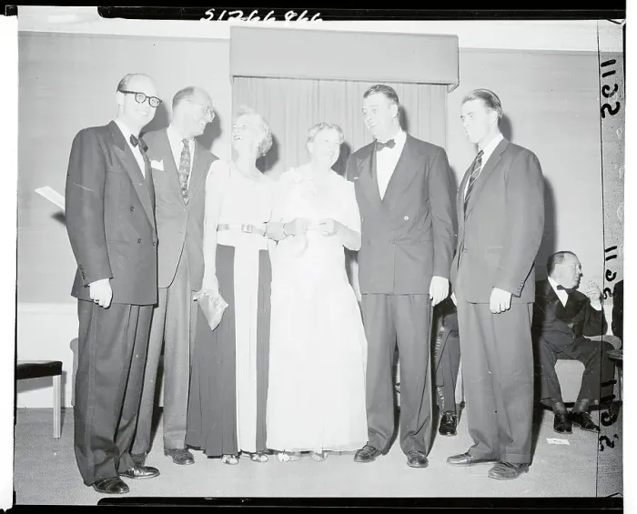 Framed Print : Eleanor Roosevelt Standing With Her Family