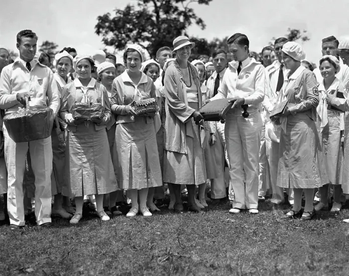 Framed Print : Eleanor Roosevelt Stands with 4-H Club Members Framed Print : Eleanor Roosevelt Stands with 4-H Club Members