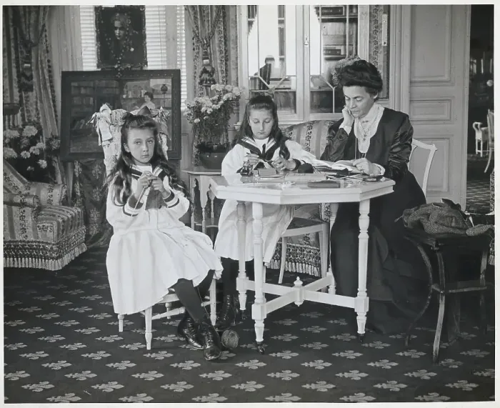 Framed Print : Eleanora of Reuss and Stepdaughters at Their Royal Home Framed Print : Eleanora of Reuss and Stepdaughters at Their Royal Home