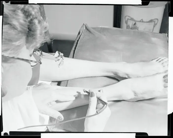 Framed Print : Electrolysis of the Legs Framed Print : Electrolysis of the Legs