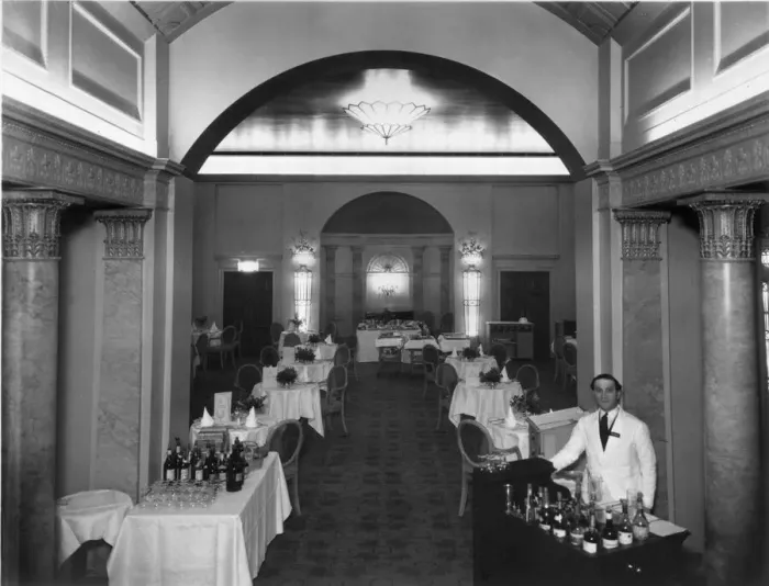 Framed Print : Elegant Restaurant Framed Print : Elegant Restaurant