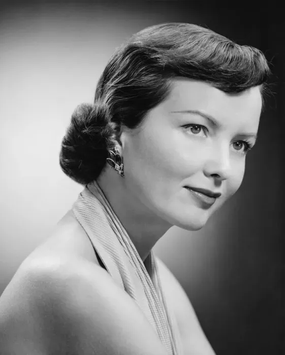 Framed Print : Elegant woman posing in studio, (B&W), (Close-up), (Portrait) Framed Print : Elegant woman posing in studio, (B&W), (Close-up), (Portrait)
