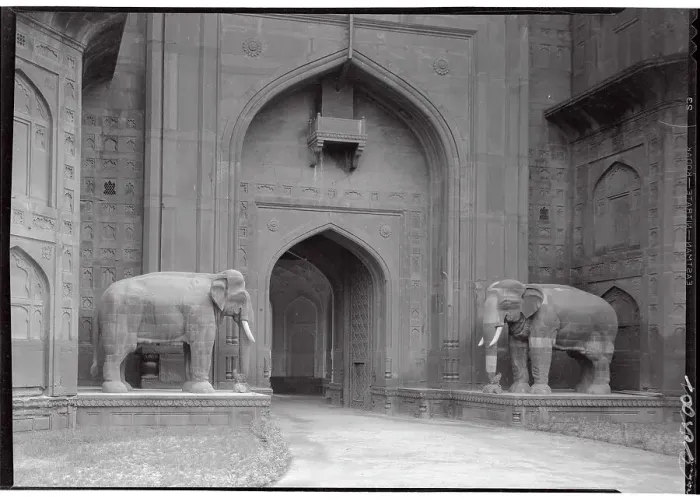 Framed Print : Elephant Statues at Red Fort Framed Print : Elephant Statues at Red Fort