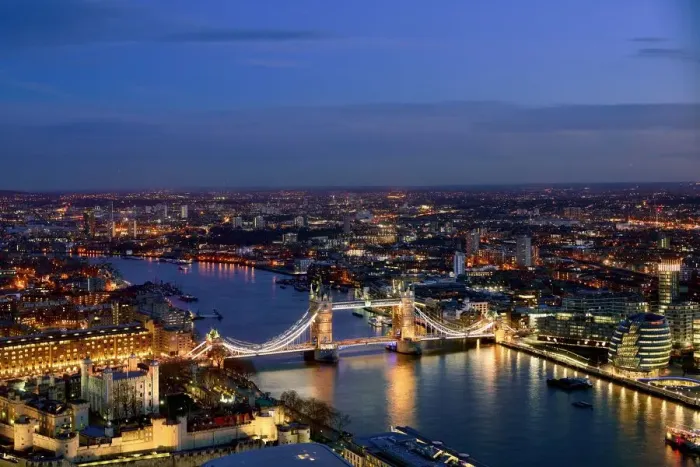 Framed Print : Elevated view of London at dusk Framed Print : Elevated view of London at dusk
