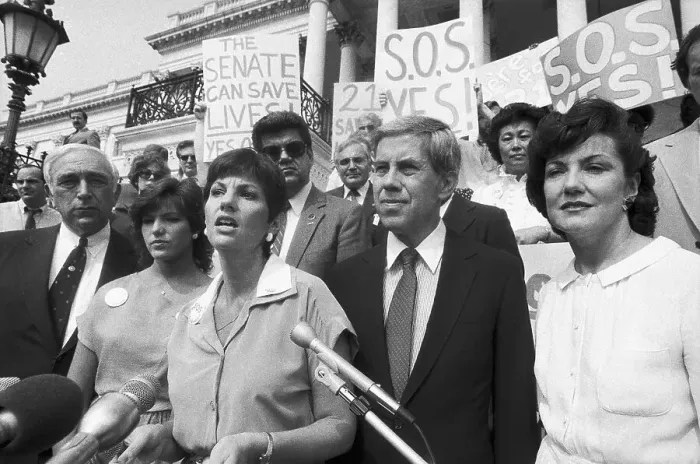 Framed Print : Elizabeth Dole with Others Outside Capitol Framed Print : Elizabeth Dole with Others Outside Capitol