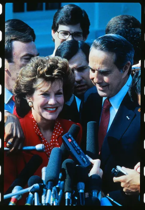 Framed Print : Elizabeth and Robert Dole at News Conf Framed Print : Elizabeth and Robert Dole at News Conf