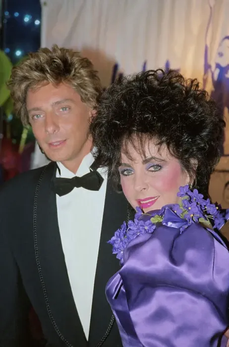 Framed Print : Elizabeth Taylor and Barry Manilow Framed Print : Elizabeth Taylor and Barry Manilow