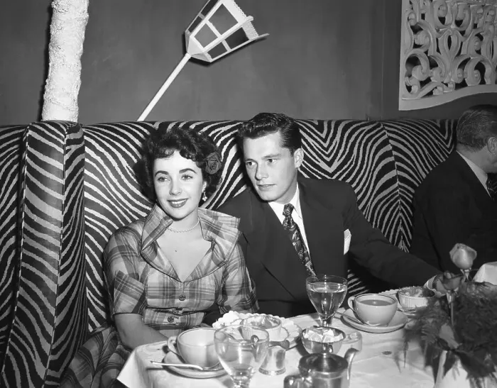 Framed Print : Elizabeth Taylor with Conrad Hilton Jr Framed Print : Elizabeth Taylor with Conrad Hilton Jr