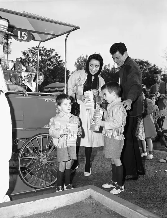 Framed Print : Elizabeth Taylor and Eddie Fisher with Children Framed Print : Elizabeth Taylor and Eddie Fisher with Children