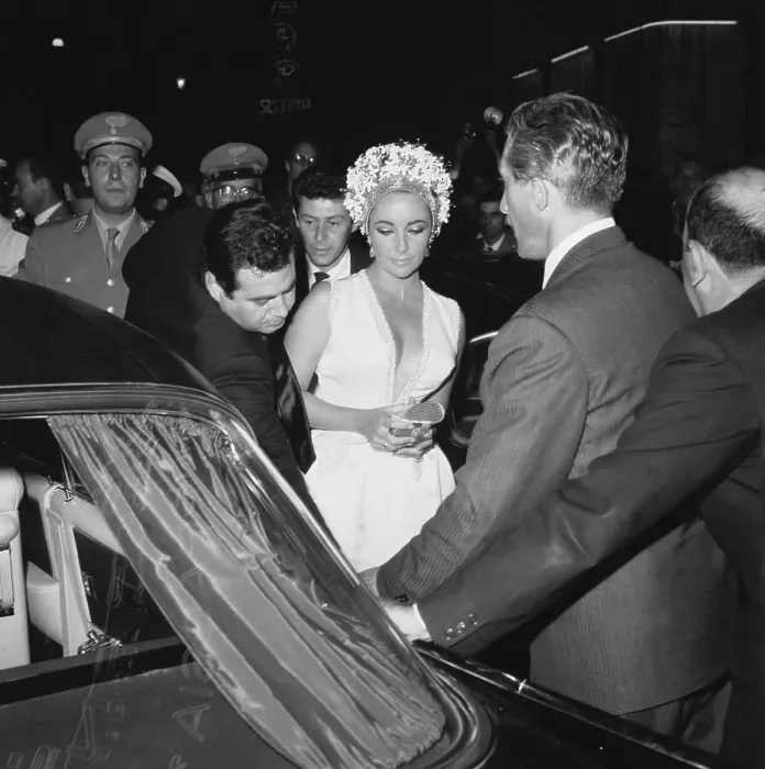 Framed Print : Elizabeth Taylor and Eddie Fisher at Limousine Framed Print : Elizabeth Taylor and Eddie Fisher at Limousine