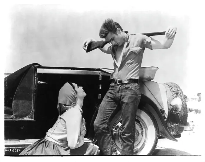 Framed Print : Elizabeth Taylor And James Dean In Giant Framed Print : Elizabeth Taylor And James Dean In Giant