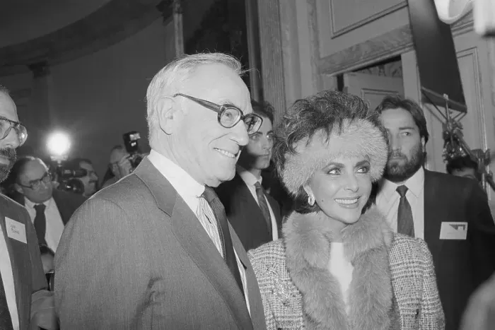 Framed Print : Elizabeth Taylor With Malcolm Forbes Framed Print : Elizabeth Taylor With Malcolm Forbes