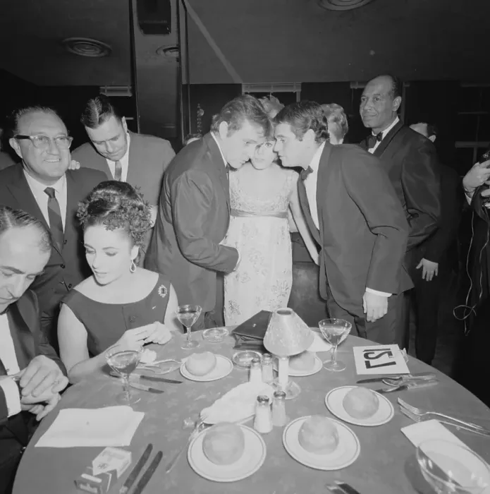 Framed Print : Elizabeth Taylor and Richard Burton attend Hamlet Premiere Afterparty Framed Print : Elizabeth Taylor and Richard Burton attend Hamlet Premiere Afterparty
