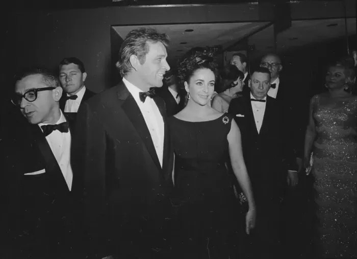 Framed Print : Elizabeth Taylor and Richard Burton at the Hamlet Premiere Framed Print : Elizabeth Taylor and Richard Burton at the Hamlet Premiere
