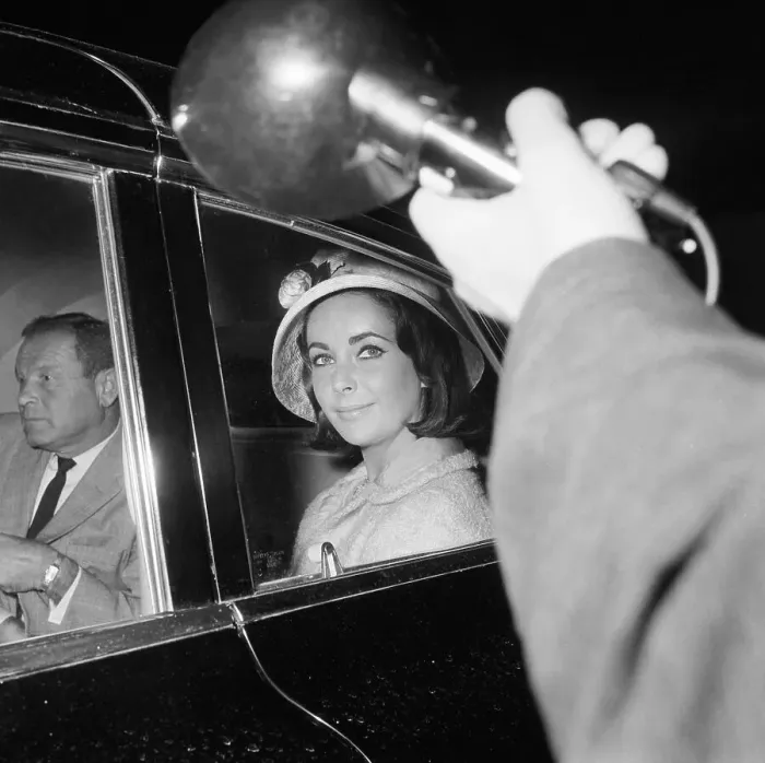Framed Print : Elizabeth Taylor Seated in Automobile Framed Print : Elizabeth Taylor Seated in Automobile